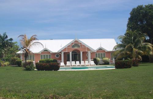 Lowlands Villa | Villa Sans-Souci