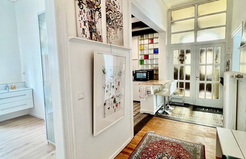 Bovenden Apartment | Villa Sartorius - Where, Nostalgia Blooms a Timeless Retreat