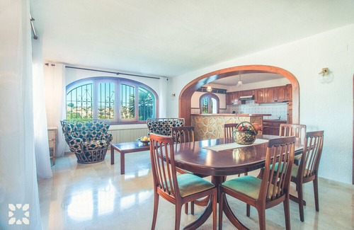 Arnella Villa | Villa SCARLETT by Abahana Villas