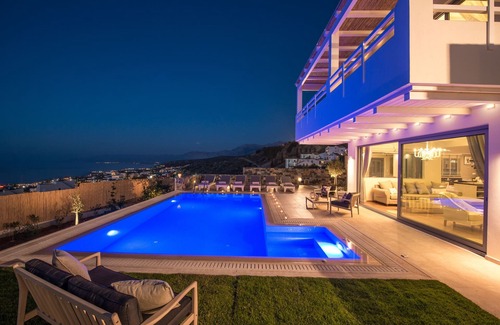 Koutouloufari Villa | Villa Seaview private Villa with Pool & Panoramic Seaview.