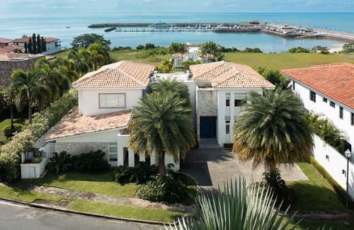 El Palmar Villa | Villa Serenidad by Acomodo