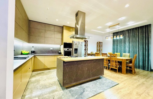 Kamez Villa | Villa Siena