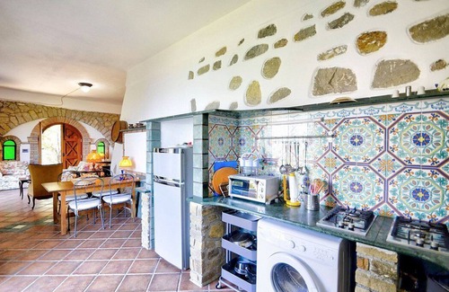 Palinuro House | Villa Simpatia A: A characteristic and welcoming apartment situated at a short distance from the beach, with Free WI-FI.