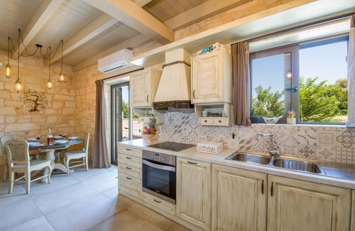 Kato Stalos Villa | Villa Sirocos, Private eco pool, near the beach