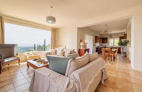 Dafnata Villa | Villa Sissy sleeping up to 14 guests with large private pool - Prestige Villas