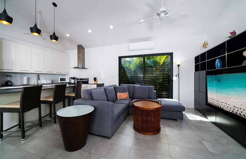 Grace Bay West Villa | Villa Solis Luxury villa
