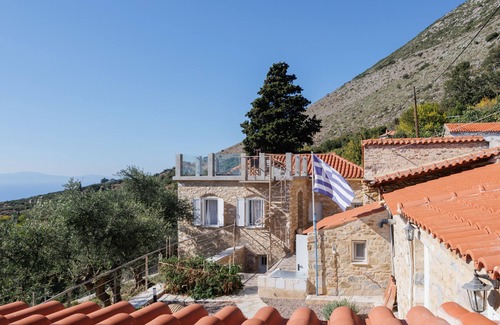 Thalames House | Villa Somatiana: Traditional Stone House