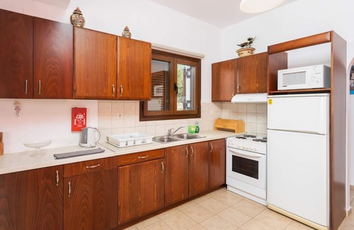 Maroulas Villa | Villa Spiridoula - Three Bedroom Villa, Sleeps 6