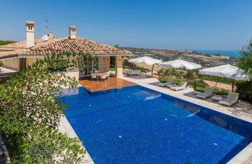 Acquaviva Picena Villa | Villa Stella with sea view and wellness area in the south of Marche,10 minutes from the Adriatic sea