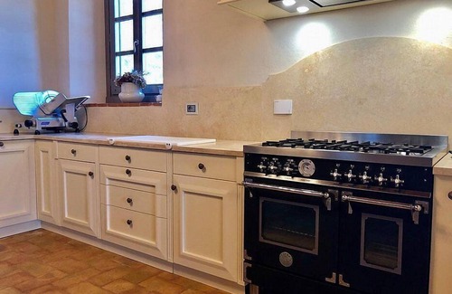 Reggello Villa | Villa Stellaria: An elegant and welcoming three-story villa located on top of a small hill, with Free WI-FI.