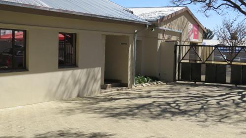 Klerksdorp Bed & Breakfast | Villa Strada Guesthouse