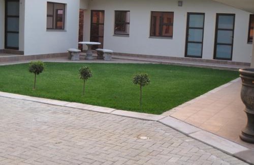 Klerksdorp Bed & Breakfast | Villa Strada Guesthouse
