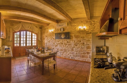 Zejtun Villa | Villa Strawberry - Typical and charming Maltese farmhouse with private pool