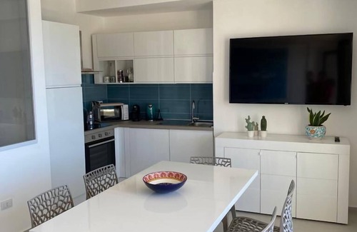 Augusta House | Villa sul Mare, il Mare Dalla tua Camera da Letto, 20 Scalini e ti Puoi Tuffare