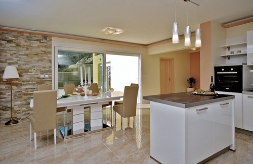 Mimice Villa | Villa Sun Palace is a luxury 5 bedroom villa with amazing sea views