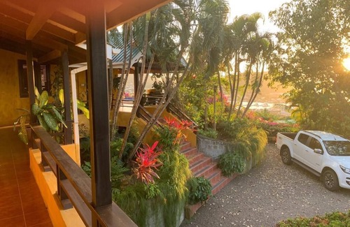 Gros Islet Villa | Villa Sunrise Sunset boasts stays like Amy Winehouse.