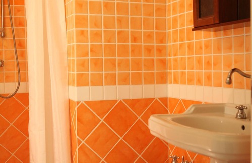 Offagna Villa | Villa surrounded by greenery. Gym, Tennis, Outdoor Jacuzzi.
