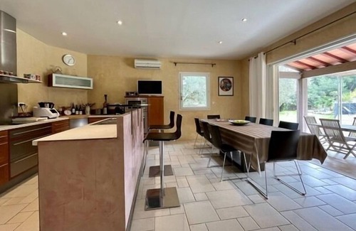 Caremeau Villa | Villa swimming pool 160 m2 any comfort, in peace, close activities and downtown