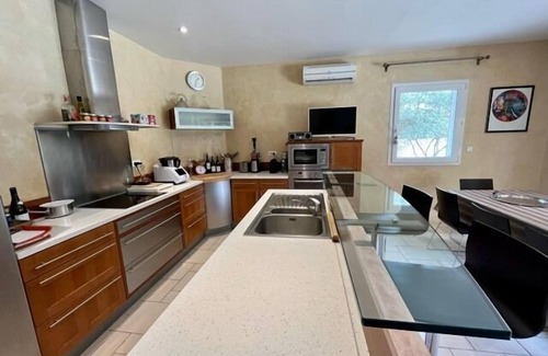 Caremeau Villa | Villa swimming pool 160 m2 any comfort, in peace, close activities and downtown