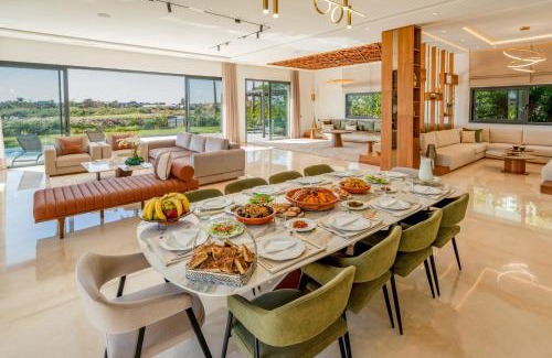 El Makina Villa | Villa Talia, Luxury Stay, Golf & Lake View
