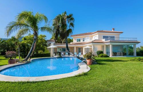 Tarraula Villa | Villa Tarraula by Villa Plus