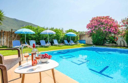 Agios Matthaios Villa | Villa Teo
