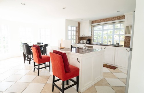 Bois d'Orange Villa | VILLA THOMPSON LUXURIOUS VILLA,IDEAL FOR COUPLES AND FAMILIES.