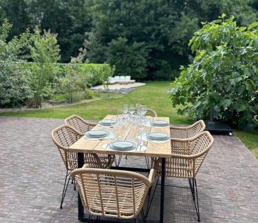Rumst Bed & Breakfast | Villa Tibur - Near Boom & Rumst