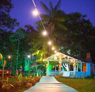 Presidente Figueiredo Cabin | Villa Topazza Amazônia