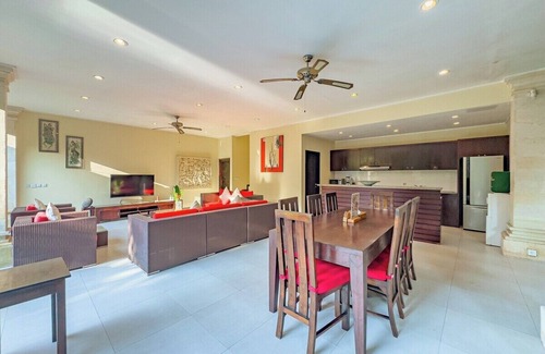 Dyanapura Villa | Villa Tresna · 5BR Private Pool by Villa Bugis