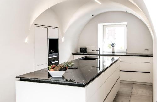 Colle Isarco Apartment | Villa Tribulaunblick - Design-Apartment mit Bergblick & Sonnenterrasse