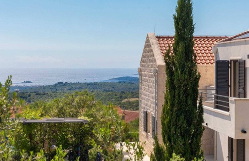 Podglavica Villa | Villa True Oasis with Heated Pool