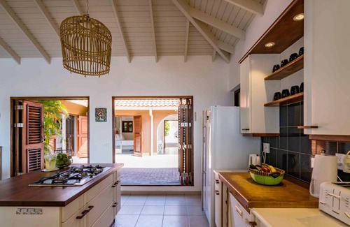 Bisento Villa | Villa Trupial is a family home with private pool under the Caribbean sun