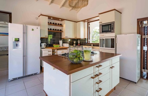 Bisento Villa | Villa Trupial is a family home with private pool under the Caribbean sun