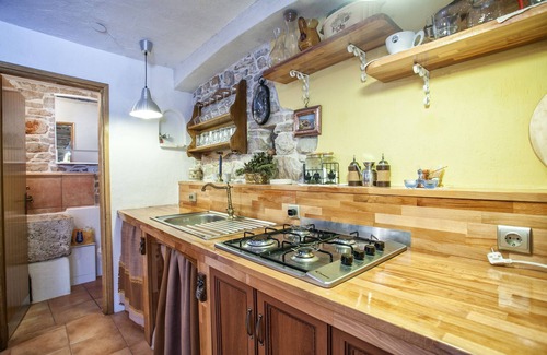 Cove Donja Krusica (Donje selo) Villa | Villa Tudor on Island Šolta