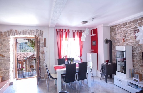 Cove Donja Krusica (Donje selo) Villa | Villa Tudor on Island Šolta