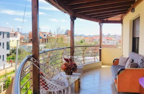 Kamez Villa | Villa Uklala