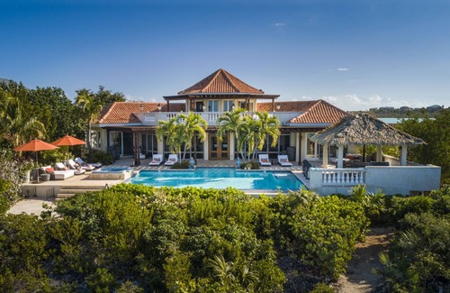 Ocean Point House | Villa Valentina: Swim Access, Pool, Kayaks, & More!