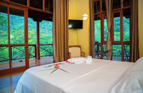Port Glaud Bed & Breakfast | Villa vanilla Room 1