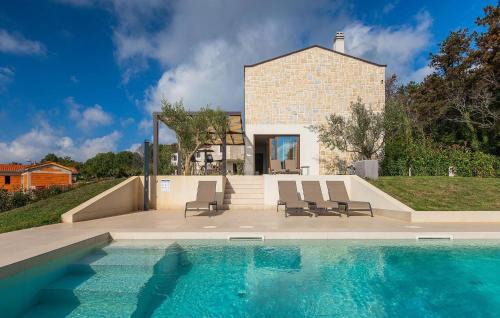 Tinjan House | Villa-Veritas
