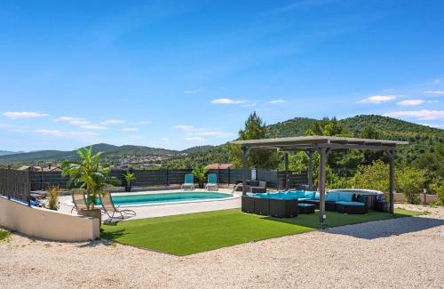 Bilice Villa | Villa VERONICA with CINEMA PROJECTOR by the HEATED POOL and JACUZZI