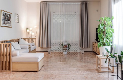 Prato Villa | Villa 'Vicky Prato Centro' with Private Terrace, Private Garden and Wi-Fi