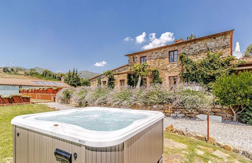 Montecatini Val di Cecina Villa | Villa Vineyard by BelcantoVillas