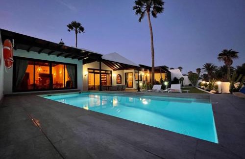 Costa Teguise Villa | Villa Vista del Mar - Oceanfront Luxury with Private Pool