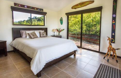 Parrita House | Villa Vista Hermosa - with breathtaking ocean view & WiFI