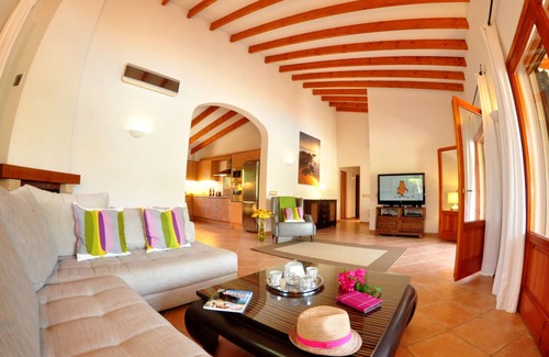 Sa Pobla Villa | Villa Vista Verde in Sa Pobla near Pollenca