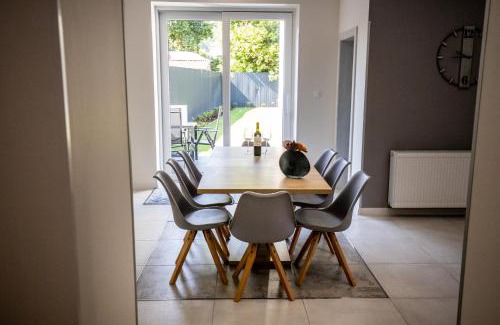 Sahy Villa | Villa Vivien
