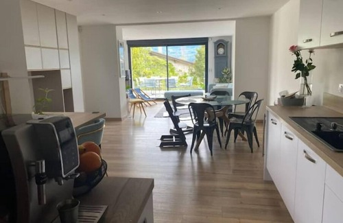 Biviers Villa | Villa, vue Exceptionnelle Avec Jaccuzi et Sauna