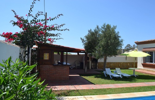 Los Franceses-la Vega Ski Chalet | Villa with private pool in Pinar de los Franceses (WIFI)