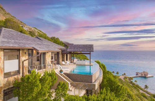 North Sound Villa | Villa Water’s Edge by Fantasia Villas